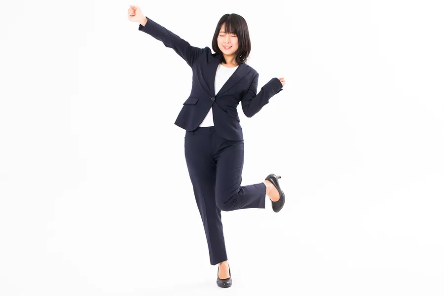 喜ぶ女性